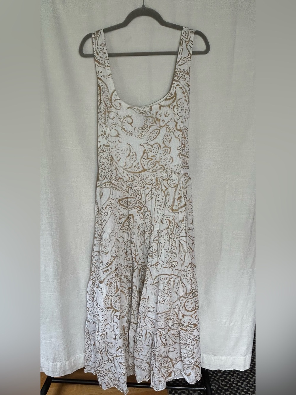 Lauren Ralph Lauren 100% Linen White Tiered Maxi Dress with Gold Paisley Print